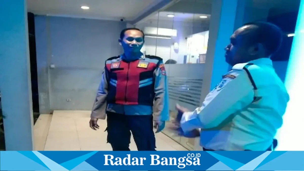 Patroli dialogis Polsek Tikung di Desa Jotosanur, Senin (17/8/2026). (Foto Dok Ho/RadarBangsa.co.id)
