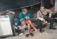 Petugas kepolisian melaksanakan patroli dialogis dan memberikan imbauan kamtibmas kepada warga Desa Bulutigo, Kamis (13/8/2026). (Foto Dok Ho/RadarBangsa.co.id)