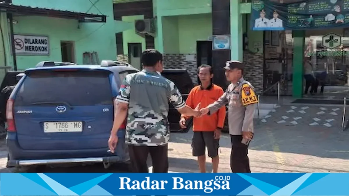 Patroli dialogis Polsek Laren di Puskesmas Laren, Jumat (21/8/2026). (Foto Dok Ho/RadarBangsa.co.id)