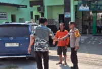 Patroli dialogis Polsek Laren di Puskesmas Laren, Jumat (21/8/2026). (Foto Dok Ho/RadarBangsa.co.id)