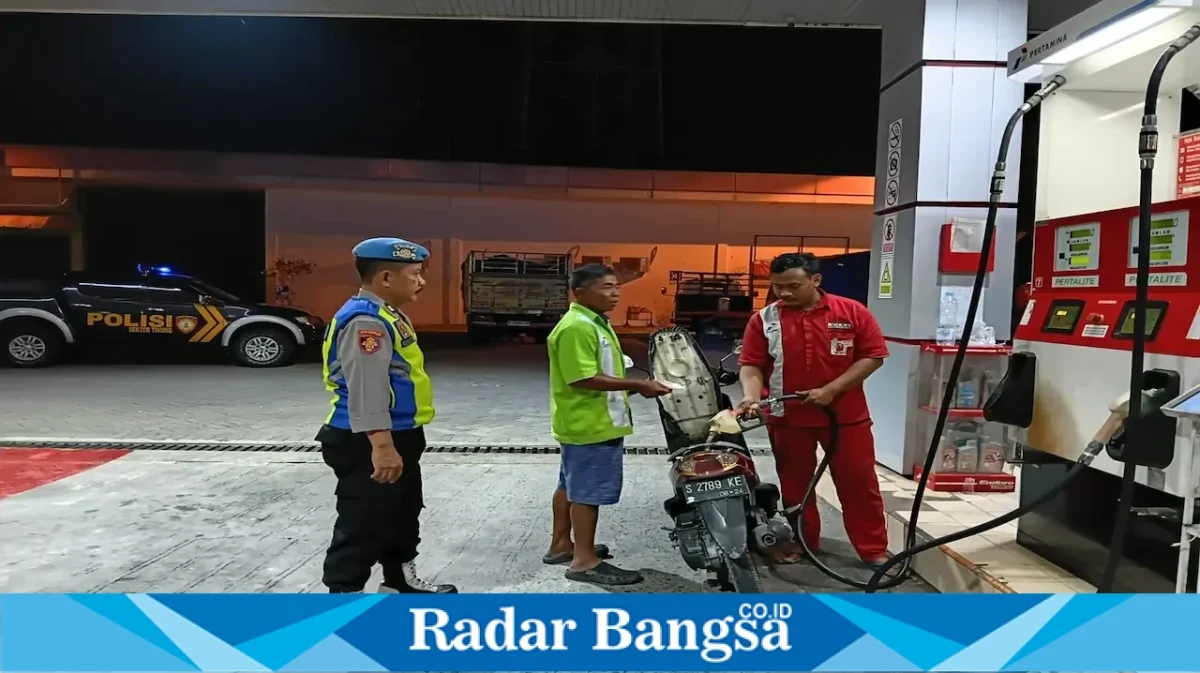 Anggota Polsek Tikung melaksanakan patroli obyek vital untuk mencegah 3C di wilayah Kecamatan Tikung, Lamongan, Rabu (12/8/2026). (Foto Dok Ho/RadarBangsa.co.id)