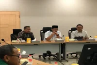 Direktur Utama PDP Kahyangan Jember Gogot Cahyo Baskoro saat menjelaskan rencana pengembangan lahan dan ekspansi tebu di Jember. (Foto Dok Ho/RadarBangsa.co.id)