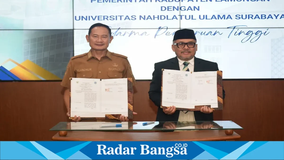 Penandatanganan MoU Pemkab Lamongan dengan Unusa di Ruang Command Center Pemkab Lamongan, Senin (24/8). (Foto Dok Ho/RadarBangsa.co.id)