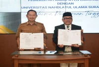 Penandatanganan MoU Pemkab Lamongan dengan Unusa di Ruang Command Center Pemkab Lamongan, Senin (24/8). (Foto Dok Ho/RadarBangsa.co.id)