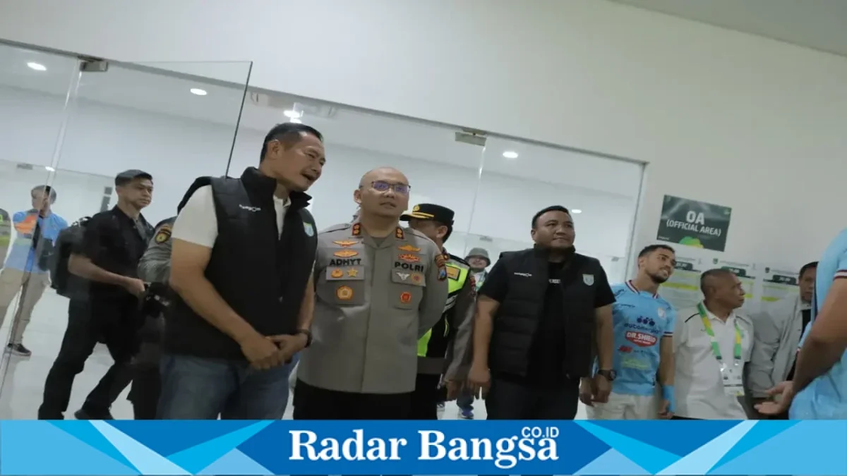 Bupati dan Kapolres Lamongan saat menghadiri dan mengamankan laga Persela vs PSPS di Stadion Surajaya, Sabtu (29/8/2026). (Dok Ho/RadarBangsa.co.id)