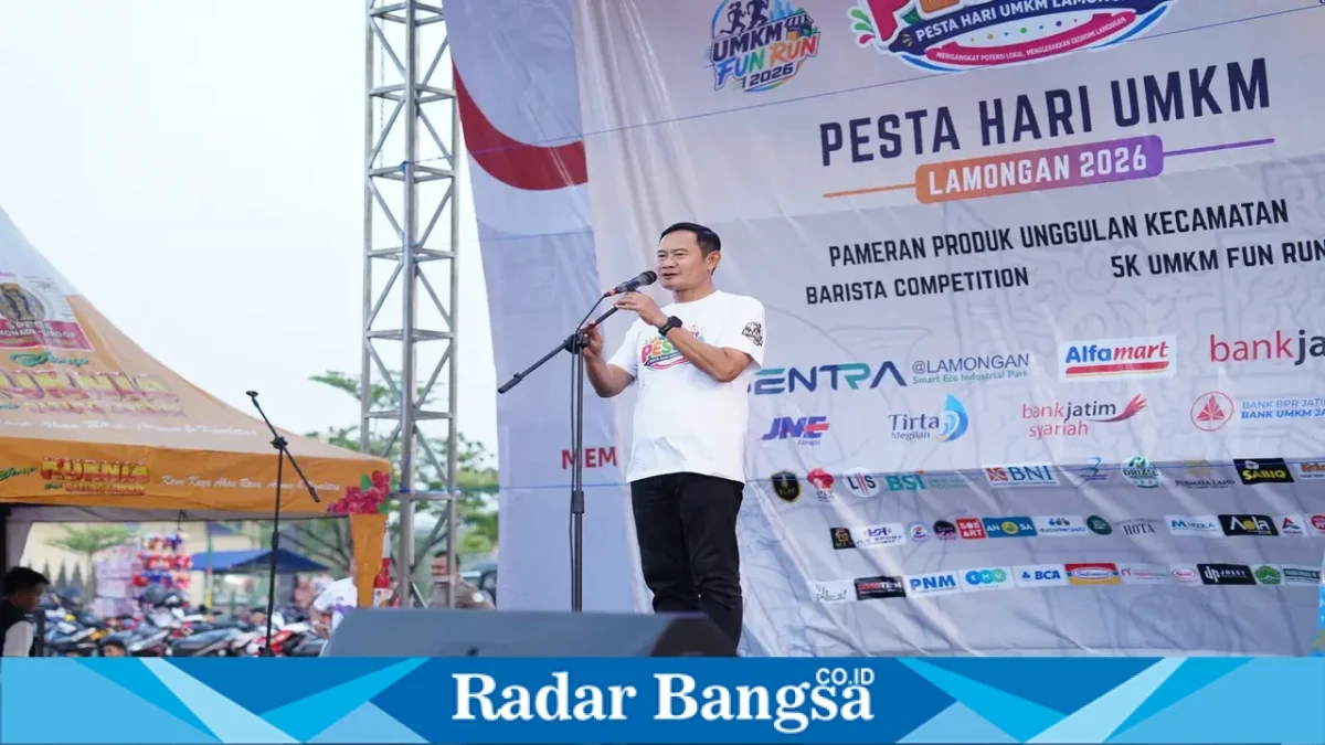 Bupati Lamongan Yuhronur Efendi saat membuka PESONA (Pesta Hari UMKM Lamongan) 2026 di Kawasan Gajah Mada, Sabtu (15/8/2026). (Foto Dok Ho/RadarBangsa.co.id)