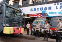 Kapolres Lamongan AKBP Adhytiawarman Gautama Putra memimpin apel pengecekan perlengkapan PHH di Lapangan Polres Lamongan, Rabu (26/8/2026). (Foto Dok Ho/RadarBangsa.co.id)