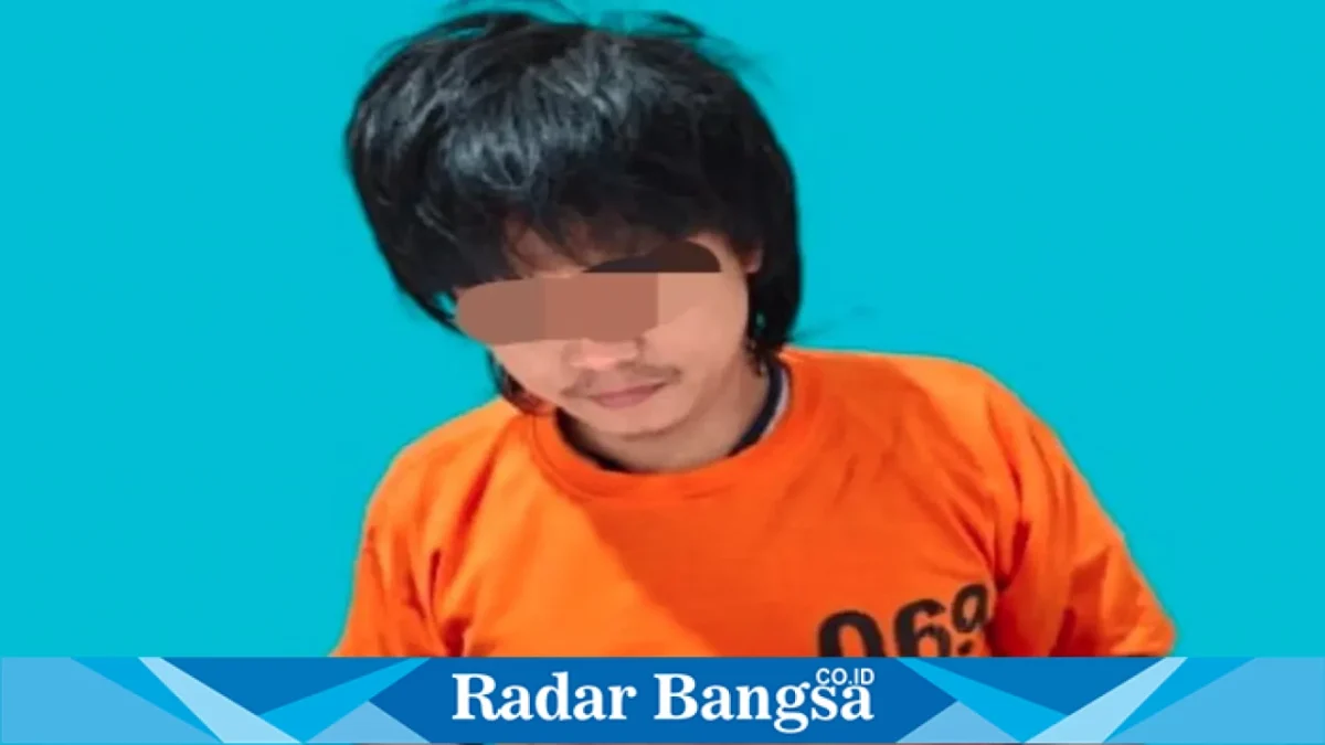 Pengamanan pria yang diduga terlibat peredaran narkotika di Pangkalan Lesung, Pelalawan. (Foto Dok Ho/RadarBangsa.co.id)