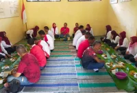 Lomba suami istri dalam rangka HUT ke-81 RI di Laren, Minggu (23/8/2026). (Foto Dok Ho/RadarBangsa.co.id)