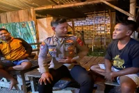 Personel Polsek Laren melaksanakan Patroli Kota Presisi dialogis dan menyampaikan imbauan kamtibmas kepada warga Desa Siser, Kecamatan Laren, Kabupaten Lamongan, Selasa, 11 Agustus 2026. (Foto Dok Ho/RadarBangsa.co.id)