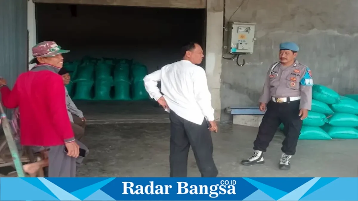 Patroli dialogis Polsek Tikung di permukiman Desa Bakalanpule dan Desa Dukuhagung, Selasa (18/8/2026). (Foto Dok Ho/RadarBangsa.co.id)