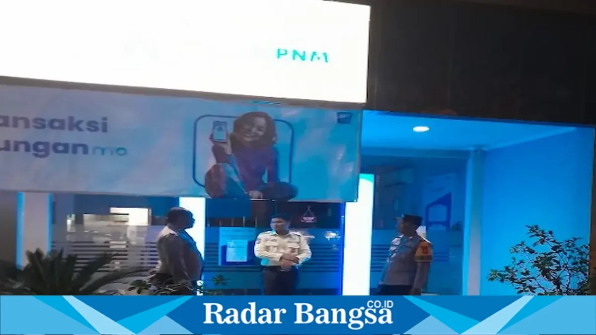Anggota Polsek Tikung saat melaksanakan patroli objek vital di SPBU, perbankan, dan Pasar Tikung, Kamis (13/8/2026). (Foto Dok Ho/RadarBangsa.co.id)