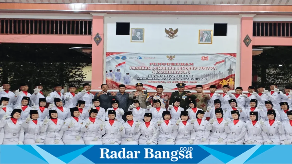 Pengukuhan 75 anggota Paskibra Kecamatan Tikung dalam rangka persiapan upacara detik-detik Proklamasi HUT ke-81 Kemerdekaan RI tahun 2026. (Foto Dok Ho/RadarBangsa.co.id)