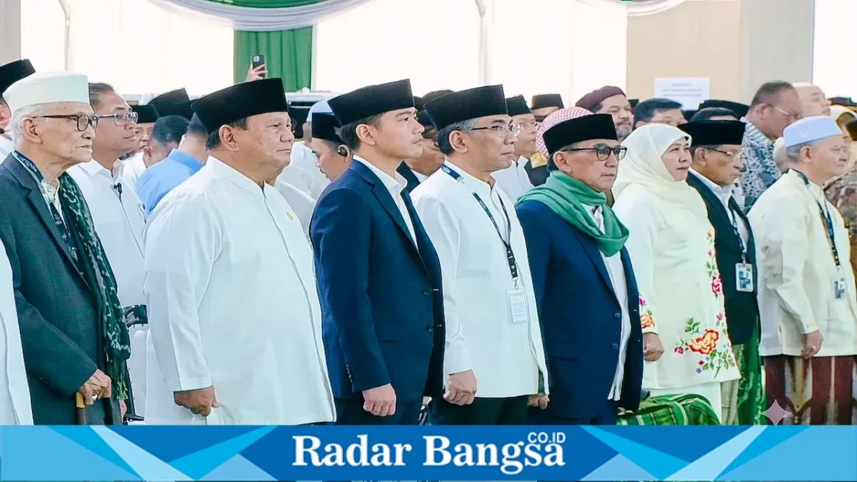 Presiden Prabowo Subianto bersama Wakil Presiden Gibran Rakabuming Raka saat membuka Muktamar ke-35 NU di Pondok Pesantren Bahrul Ulum Tambakberas, Jombang, Kamis (27/8/2026). (Foto Dok Ho/RadarBangsa.co.id)