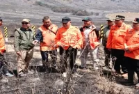 Bupati Malang M. Sanusi bersama jajaran meninjau penanganan karhutla Bromo di kawasan TNBTS, Kabupaten Malang, Sabtu (15/8/2026). (Foto Dok Ho/RadarBangsa.co.id)