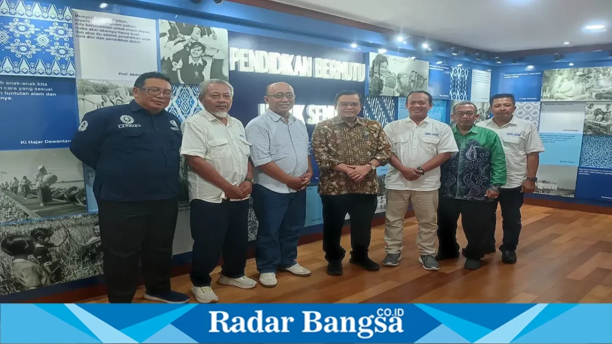 SMSI Jatim saat bertemu Kemendikdasmen di Jakarta, Jumat (28/8). (Dok Ho/RadarBangsa.co.id)