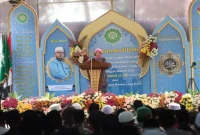 Wakil Bupati Malang Lathifah Shohib menghadiri Pengajian Akbar Maulid Nabi Muhammad SAW 1448 Hijriah dan Haul ke-5 KH Ahmad Hasan di Desa Tirtoyudo, Kabupaten Malang, Sabtu (22/8/2026) sore. (Foto Dok Ho/RadarBangsa.co.id)