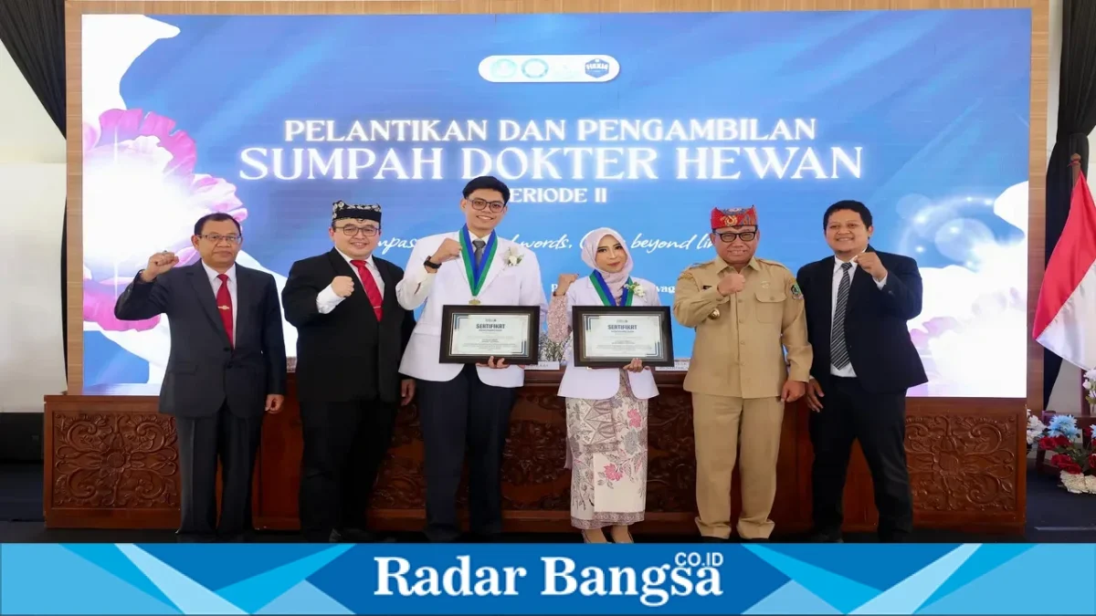 Pelantikan 24 dokter hewan FIKKIA Unair Banyuwangi di Pendopo Sabha Swagata Blambangan, Senin (28/9/2026). (Dok. Ho/RadarBangsa.co.id)
