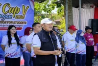 Bupati Lamongan Yuhronur Efendi membuka Bupati Cup V Lamongan 2026 di Kolam Renang Oro-Oro Ombo, Sabtu (5/9/2026). (Foto Dok Ho/RadarBangsa.co.id)