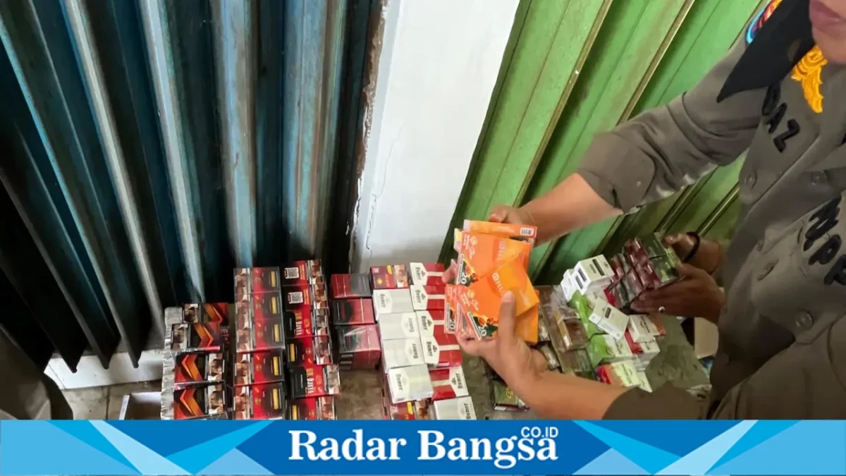 Tim gabungan memberantas peredaran rokok ilegal dalam operasi di empat kecamatan Lamongan, Selasa (8/9/2026). (Foto Dok Ho/RadarBangsa.co.id)