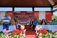 Samsul Hidayat membuka turnamen sepak bola mini SD di Gempol, Rabu (2/9/2026). (Dok HO/RadarBangsa.co.id)