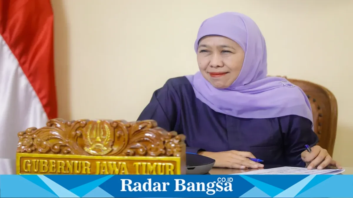 Khofifah Indar Parawansa mengikuti Rapat Koordinasi Percepatan BSPS secara daring dari Kantor Badan Penghubung Daerah Provinsi Jawa Timur, Jakarta Pusat, Senin (14/9). (Dok. Ho/RadarBangsa.co.id)