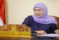 Khofifah Indar Parawansa mengikuti Rapat Koordinasi Percepatan BSPS secara daring dari Kantor Badan Penghubung Daerah Provinsi Jawa Timur, Jakarta Pusat, Senin (14/9). (Dok. Ho/RadarBangsa.co.id)