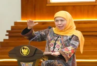 Khofifah Indar Parawansa saat menyampaikan paparan di hadapan mahasiswa FKN Unhan di Gedung Negara Grahadi, Surabaya, Selasa (15/9). (Dok. Ho/RadarBangsa.co.id)
