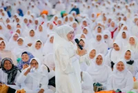 Gubernur Jatim Khofifah Indar Parawansa saat peringatan Maulid Nabi di Masjid Nasional Al Akbar Surabaya, Minggu (6/9). (Foto Dok Ho/RadarBangsa.co.id)