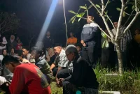 Jenazah PMI asal Arjasa, Jember, Muhammad Iswandi, tiba di rumah duka pada Minggu (6/9/2026) malam. (Foto Dok Ho/RadarBangsa.co.id)