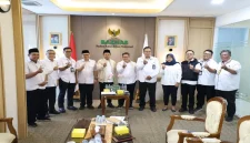 Kemnaker dan BAZNAS membahas pemberdayaan ekonomi dan akses kerja inklusif di Gedung BAZNAS, Jakarta, Senin (14/9/2026). (Dok. Ho/RadarBangsa.co.id)