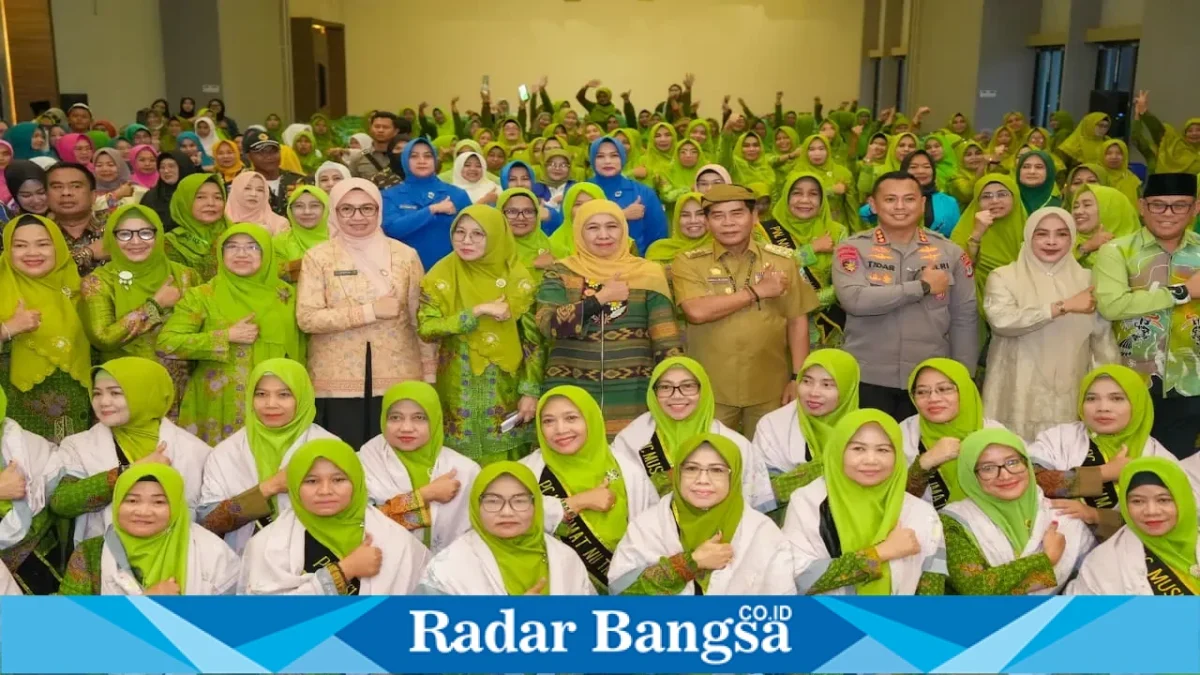 Khofifah Indar Parawansa menghadiri Maulidurrasul dan Harlah ke-80 Muslimat NU di Kalimantan Utara, Selasa (8/9). (Foto Dok Ho/RadarBangsa.co.id)