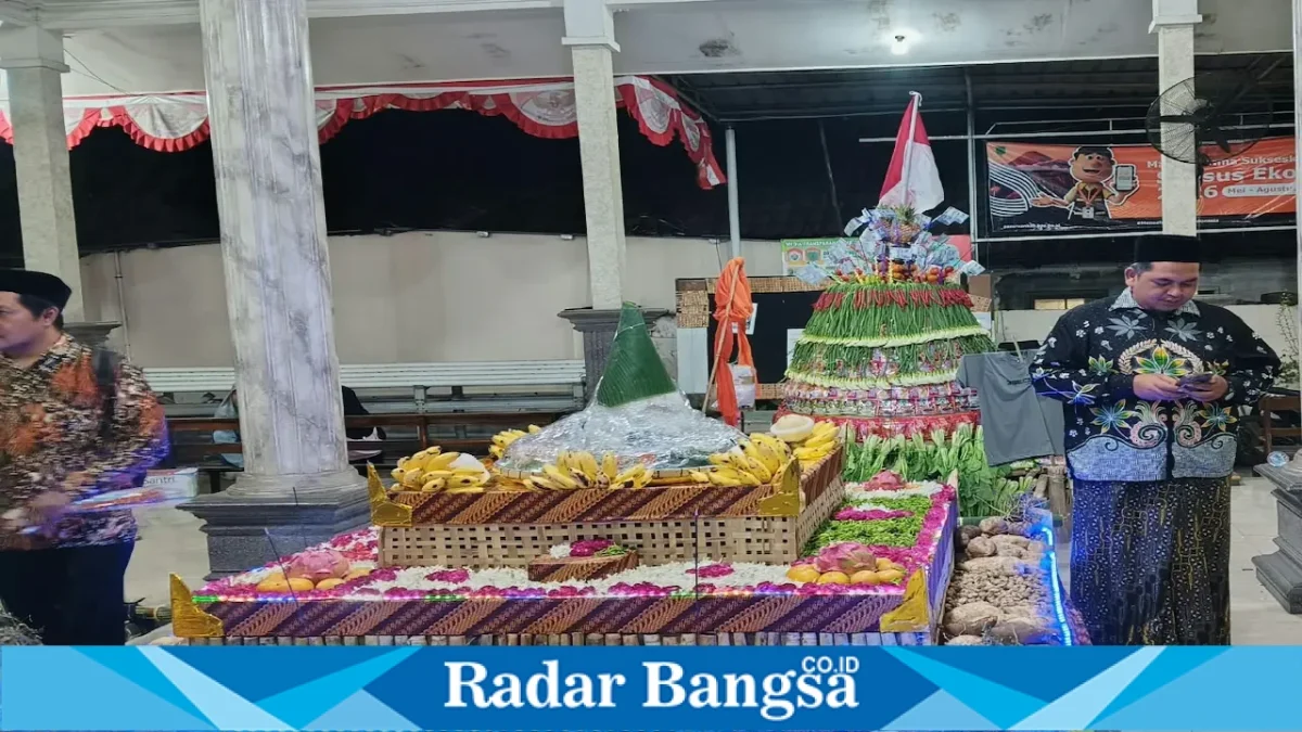 Kirab Ancak di Desa Randupitu, Kecamatan Gempol, Kabupaten Pasuruan. (Foto Dok Ho/RadarBangsa.co.id)