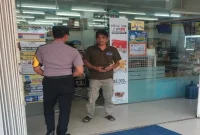 Petugas Polsek Laren saat patroli objek vital di wilayah Laren, Senin (7/9/2026). (Foto Dok Ho/RadarBangsa.co.id)