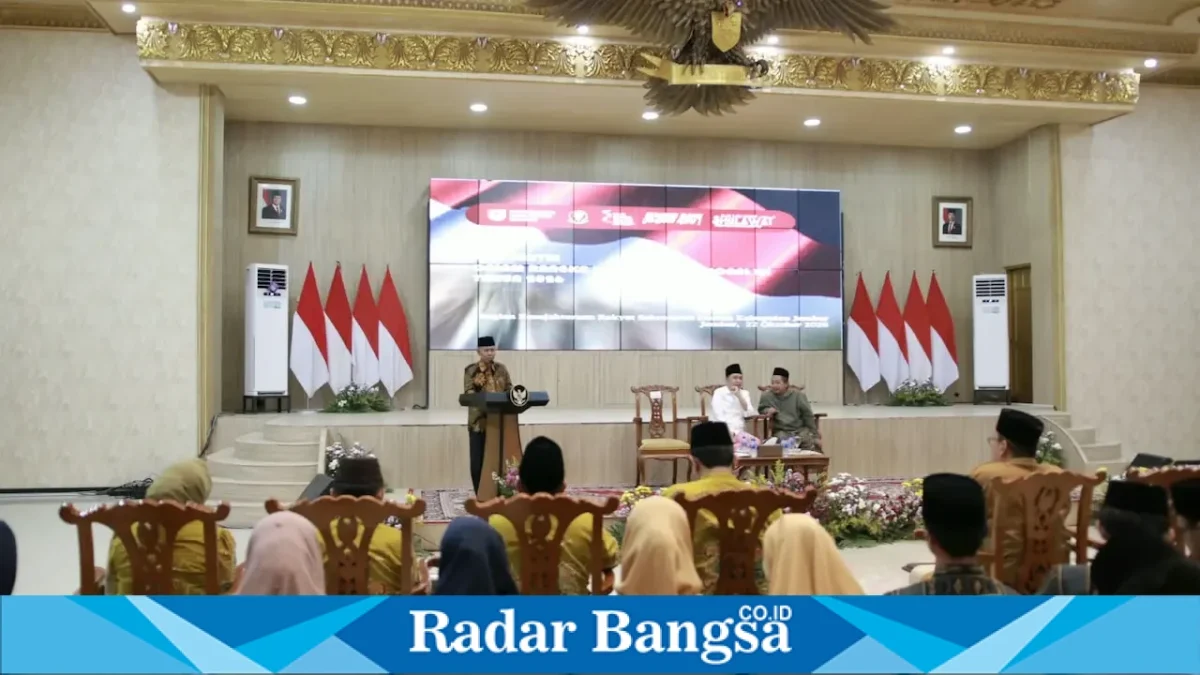 Bupati Jember Muhammad Fawait melepas lima duta MTQ Jember ke Semarang, Selasa (8/9/2026). (Foto Dok Ho/RadarBangsa.co.id)
