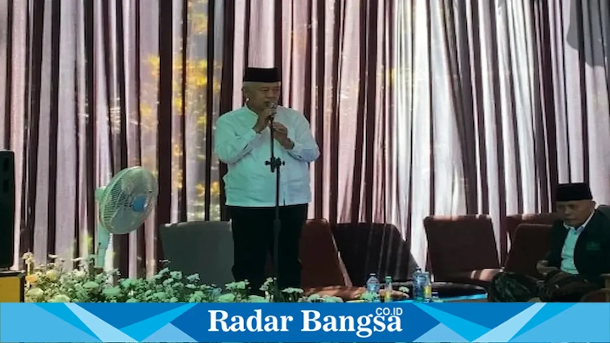 Bupati Malang Drs. H. M. Sanusi MM saat menghadiri Peringatan Maulid Nabi Muhammad SAW di Pondok Pesantren Roudlotul Muttaqin, Desa Codo, Kecamatan Wajak, Minggu (6/9). (Foto Dok Ho/RadarBangsa.co.id)