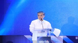 Menaker Yassierli saat menjadi pembicara pada Indonesia Human Capital and Beyond Summit 2026 di Tangerang, Selasa (15/9/2026). (Dok. Ho/RadarBangsa.co.id)