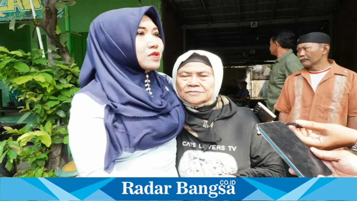 Anggota DPD RI asal Jawa Timur, Lia Istifhama atau Ning Lia, saat menghadiri pemeriksaan setempat PN Surabaya di objek sengketa rumah kawasan Jemursari VIII/130, Surabaya, Rabu (9/9/2026). (Foto Dok Ho/RadarBangsa.co.id)