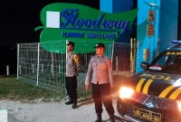 Petugas Polsek Laren melaksanakan patroli blue light untuk mengantisipasi gangguan Kamtibmas di Desa Plangwot, Rabu (9/9/2026). (Foto Dok Ho/RadarBangsa.co.id)