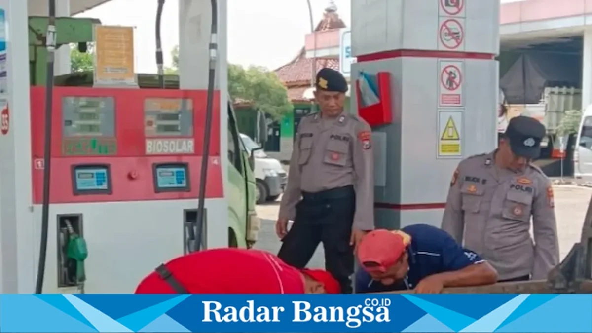 Personel Polsek Tikung saat melaksanakan patroli objek vital di wilayah Kecamatan Tikung, Minggu (13/9/2026). (Dok. Ho/RadarBangsa.co.id)