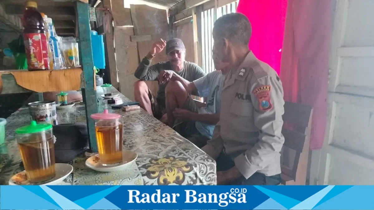 Petugas saat melaksanakan patroli dialogis dan Harkamtibmas bersama warga Desa Keduyung, Rabu (9/9/2026). (Foto Dok Ho/RadarBangsa.co.id)