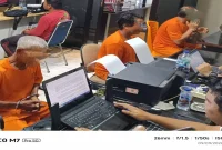 Polres Pelalawan mengamankan tiga tersangka kasus pembakaran lahan di kawasan Suaka Margasatwa Kerumutan, Pelalawan. (Foto Dok Ho/RadarBangsa.co.id)