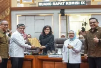 Menteri Ketenagakerjaan Yassierli saat mengikuti rapat pembahasan RUU Pelindungan Ketenagakerjaan di Kompleks Parlemen, Jakarta, Senin (14/9/2026). (Dok. Ho/RadarBangsa.co.id)