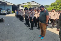 Personel gabungan melakukan apel kesiapan pengamanan aksi damai FSP Kahutindo di PT PHS, Selasa (15/9/2026). (Dok. Ho/RadarBangsa.co.id)