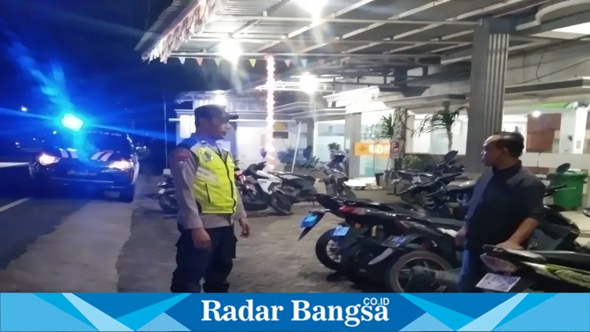 Personel Polsek Tikung melaksanakan patroli dialogis di wilayah Kecamatan Tikung, Senin (7/9/2026). (Foto Dok Ho/RadarBangsa.co.id)