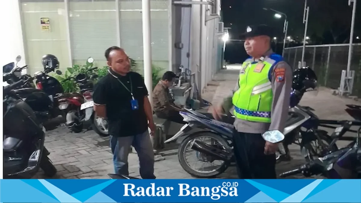 Anggota Polsek Tikung melaksanakan patroli dialogis Harkamtibmas di wilayah Kecamatan Tikung, Rabu (9/9/2026). (Foto Dok Ho/RadarBangsa.co.id)