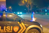 Personel Polsek Tikung melaksanakan patroli obvit di wilayah Tikung, Senin (7/9/2026). (Foto Dok Ho/RadarBangsa.co.id)