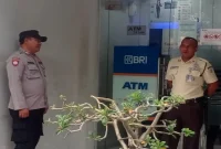 Personel Polsek Tikung saat melaksanakan patroli objek vital di wilayah Kecamatan Tikung, Senin (14/9/2026). (Dok. Ho/RadarBangsa.co.id)