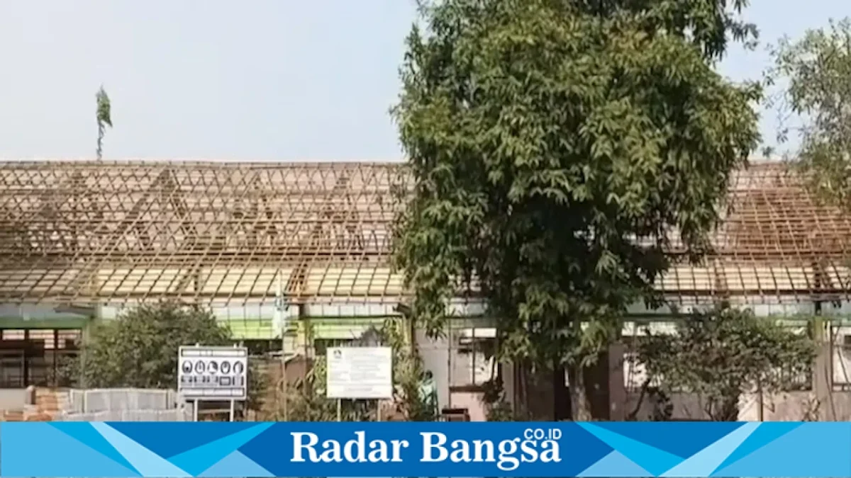 Proyek revitalisasi SDN Karangbinangun Lamongan yang bersumber dari APBN 2026 menjadi sorotan. (Foto Dok Ho/RadarBangsa.co.id)