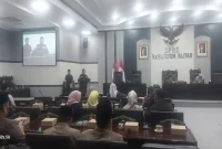 Bupati Blitar H. Rijanto saat menghadiri rapat paripurna DPRD Kabupaten Blitar, Selasa (29/9/2026). (Dok. Ho/RadarBangsa.co.id)